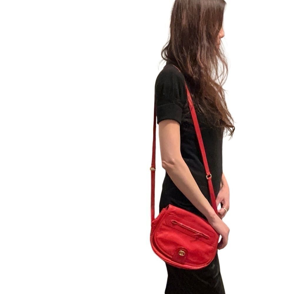 Gucci red leather gold hardware logo crossbody bag - Picture 14 of 14